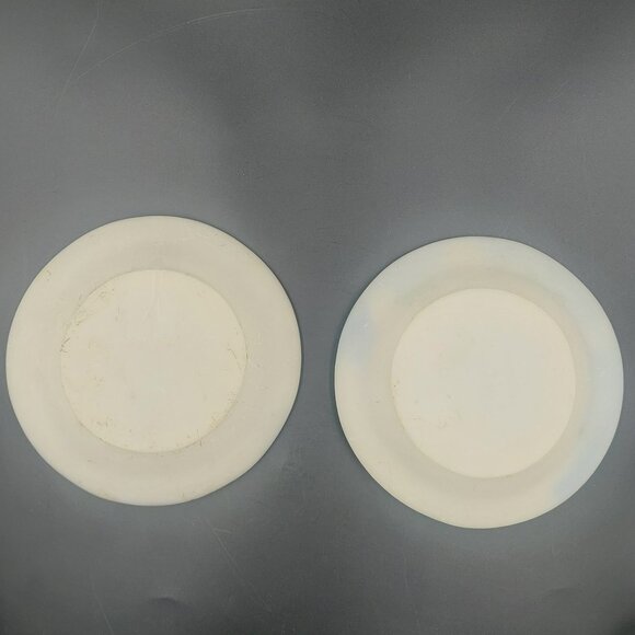 2 Vintage Christmas 3D Collector Decorative 5" Plate Santa Reindeer Sleigh Tree - Picture 4 of 5